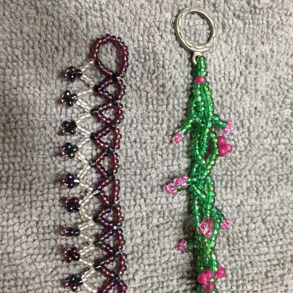 Pretty beaded bracelets - Picture 2 of 4